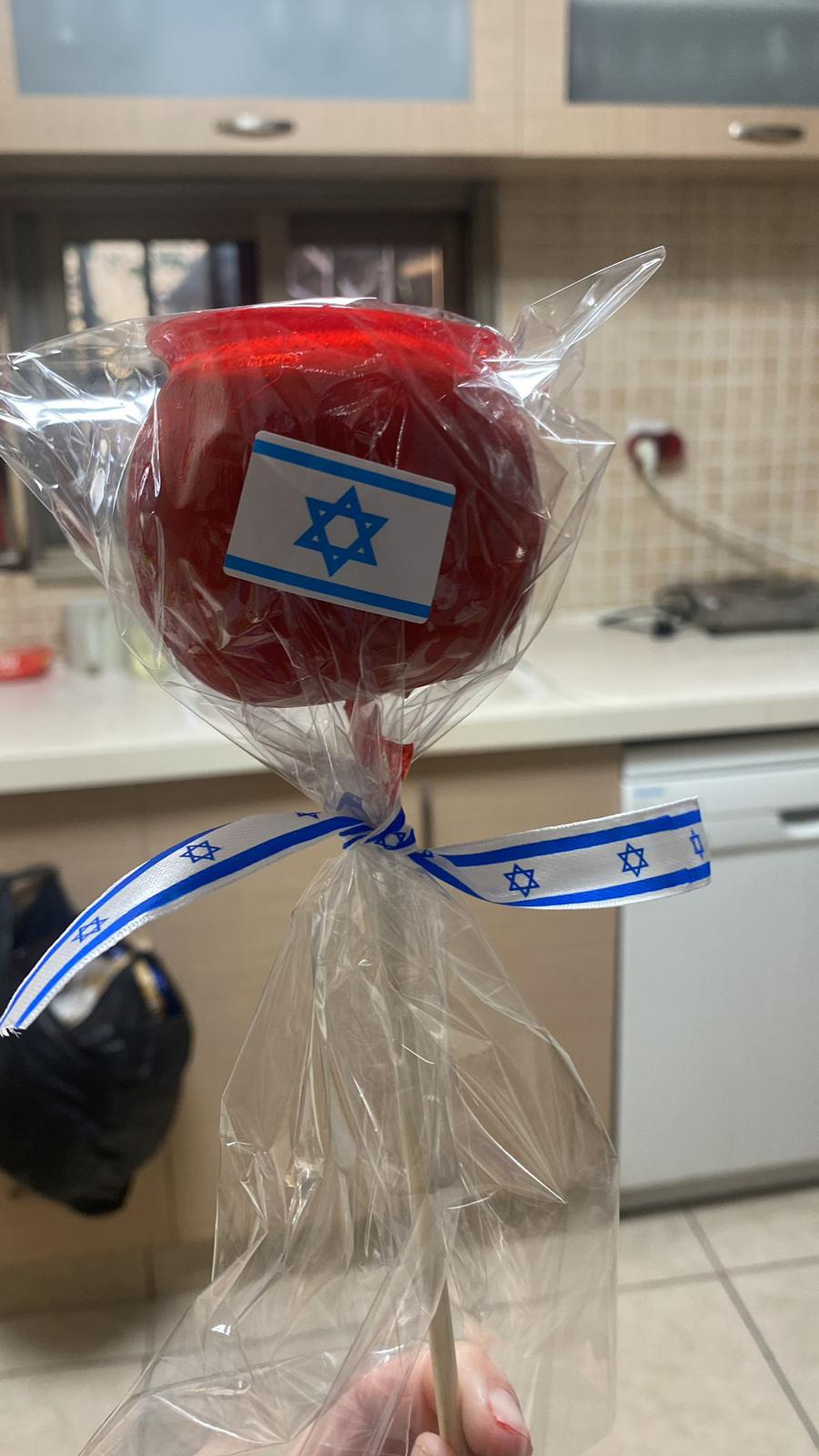 תפוח מסוכר ליום העצמאות-פינובייקרי