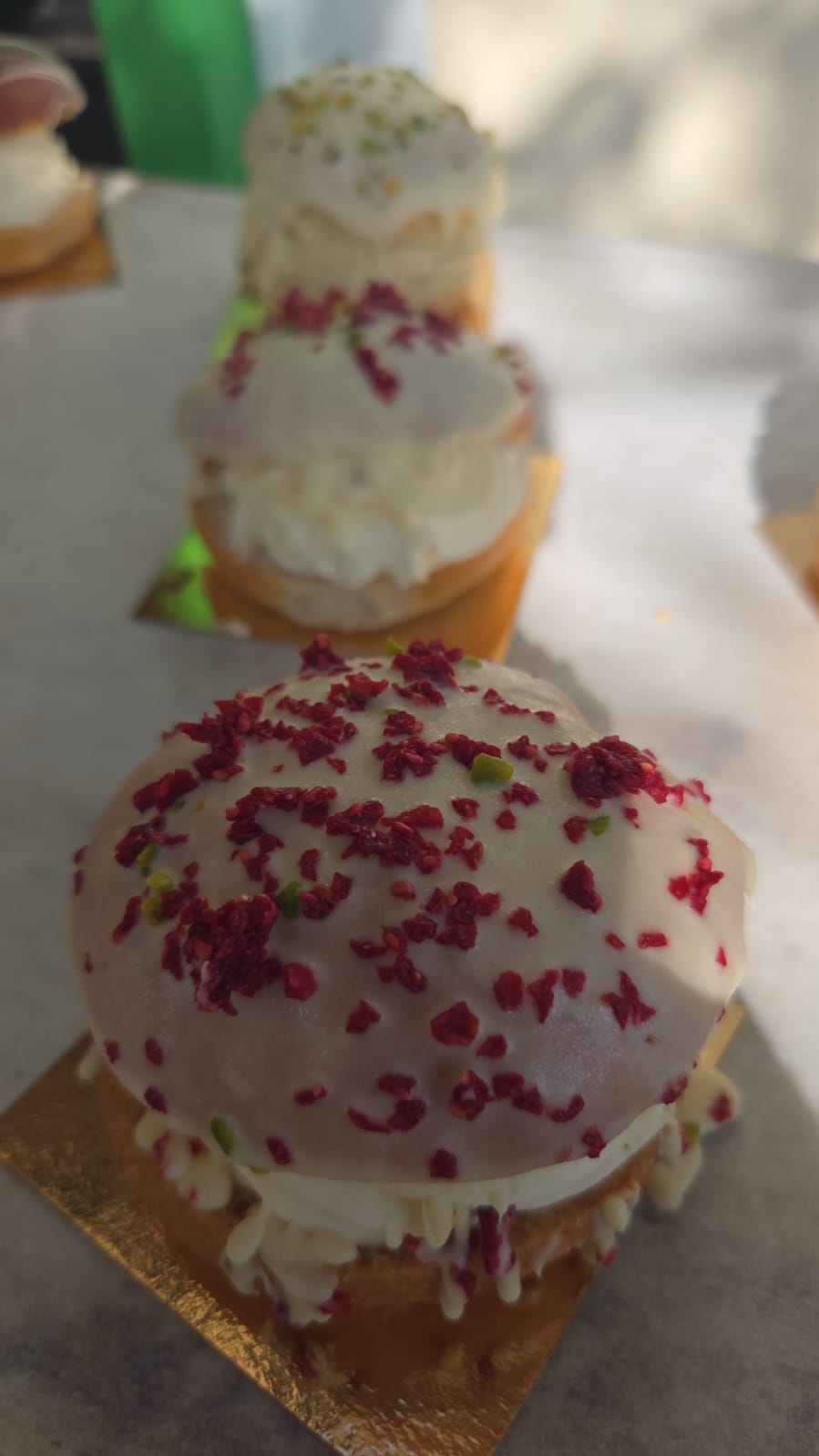 מארז סופגניות פרימיום ממולאות ומצופות ללא גלוטן( 3 יח') | מלאי מוגבל